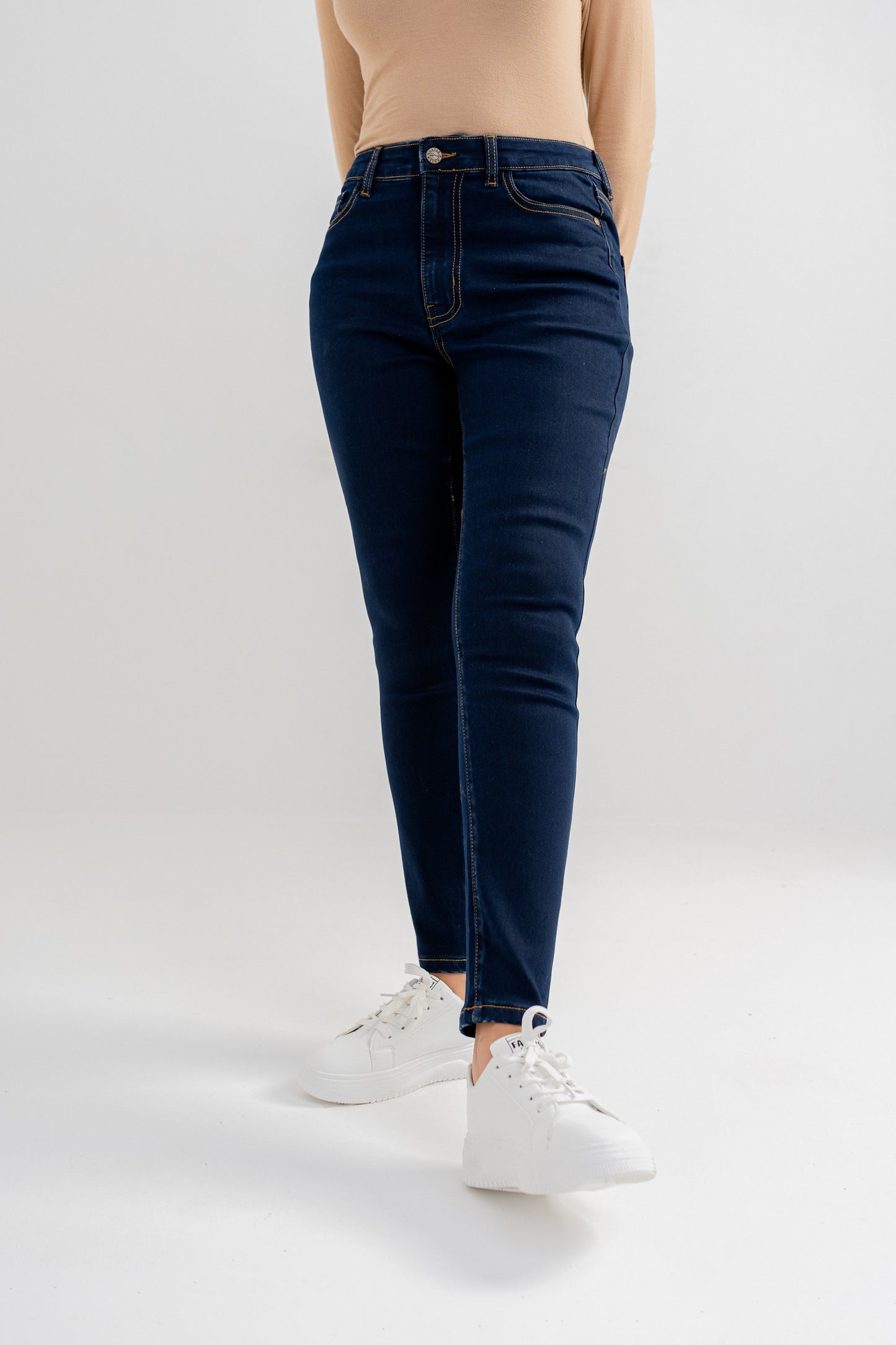 Amyra Basic Fit Jeans - Hustle N Holla