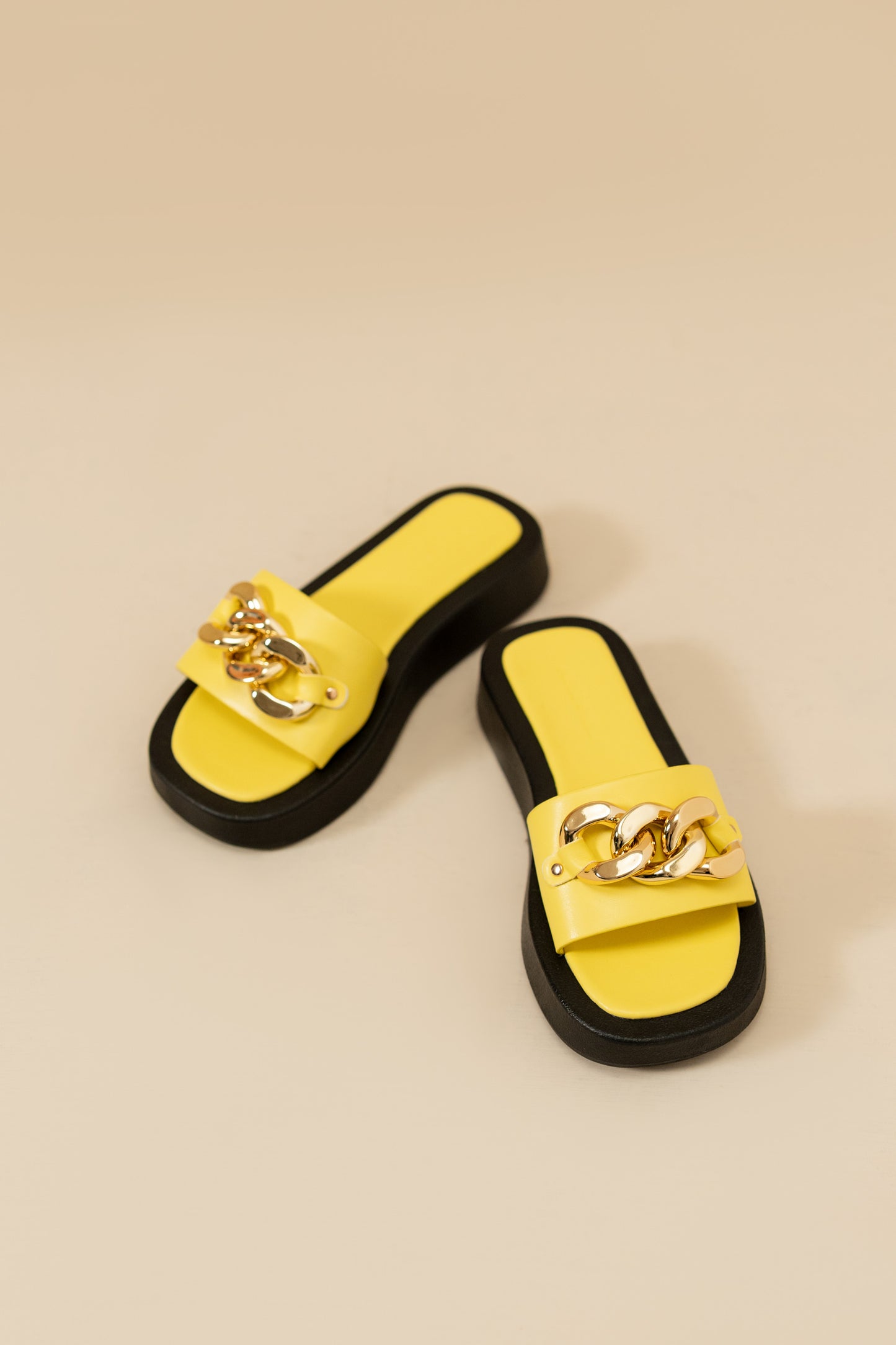 Chunky Chain Flats