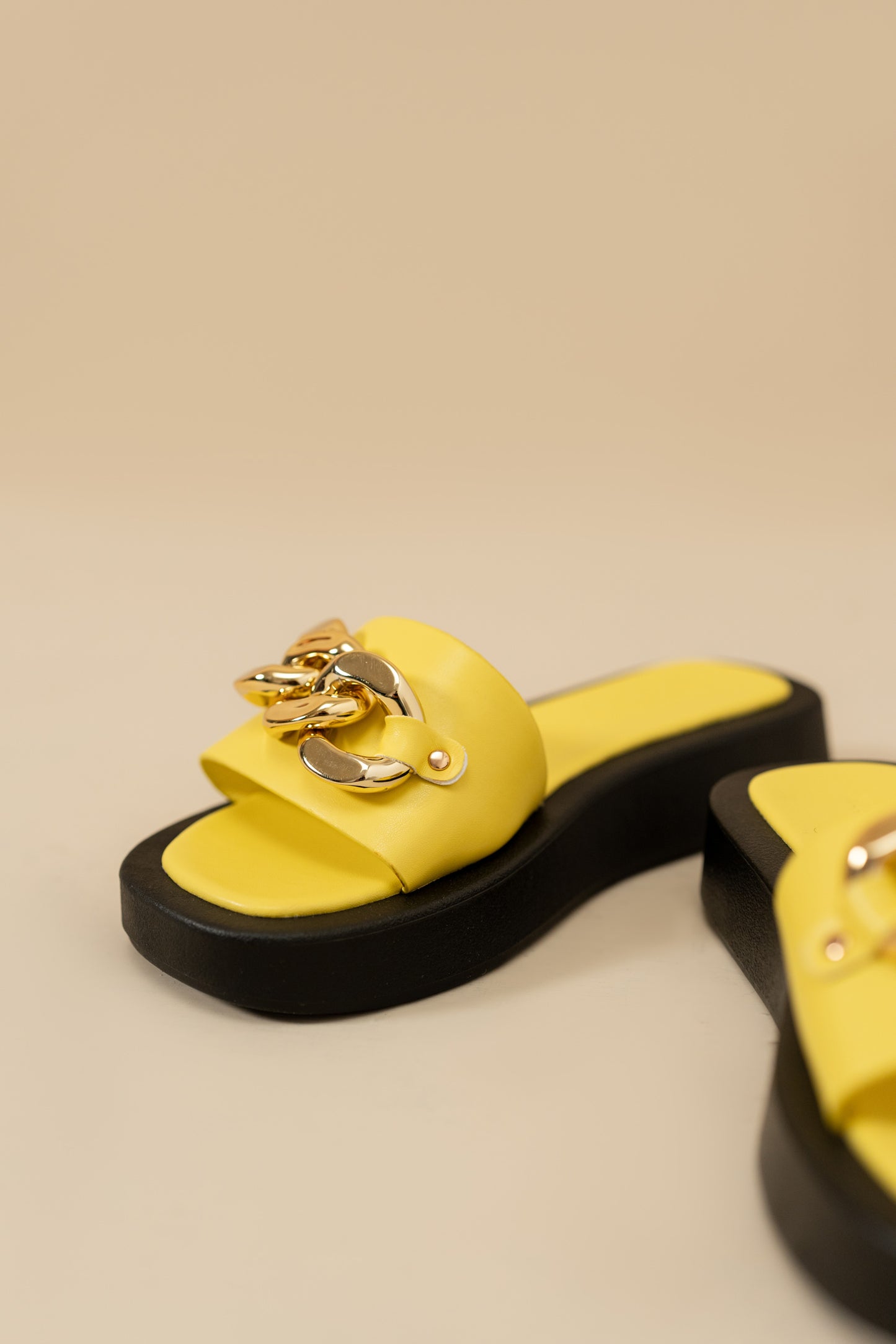 Chunky Chain Flats