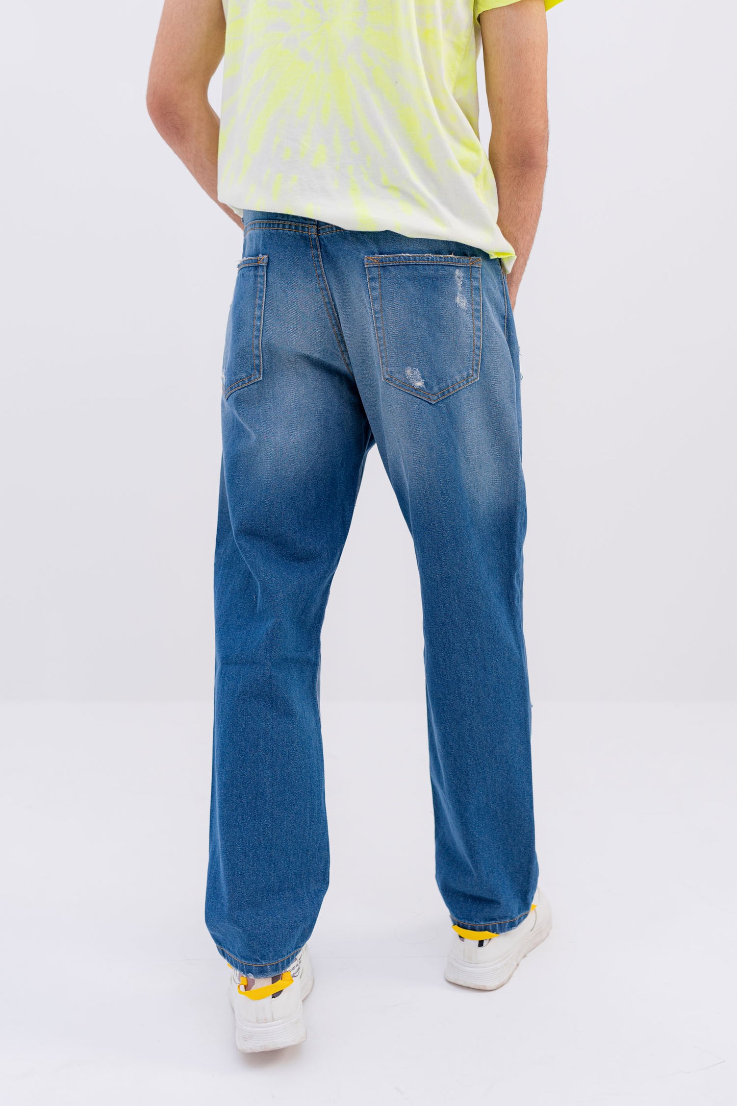 Distressed Straight Fit Jeans