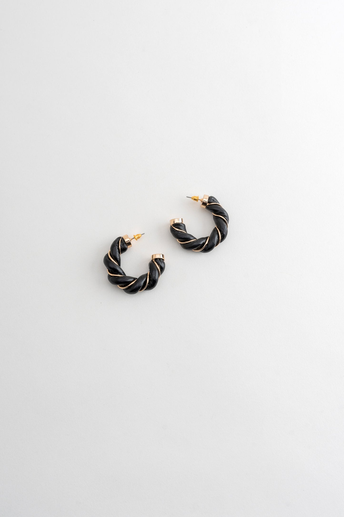 Everyday Contrast Hoops