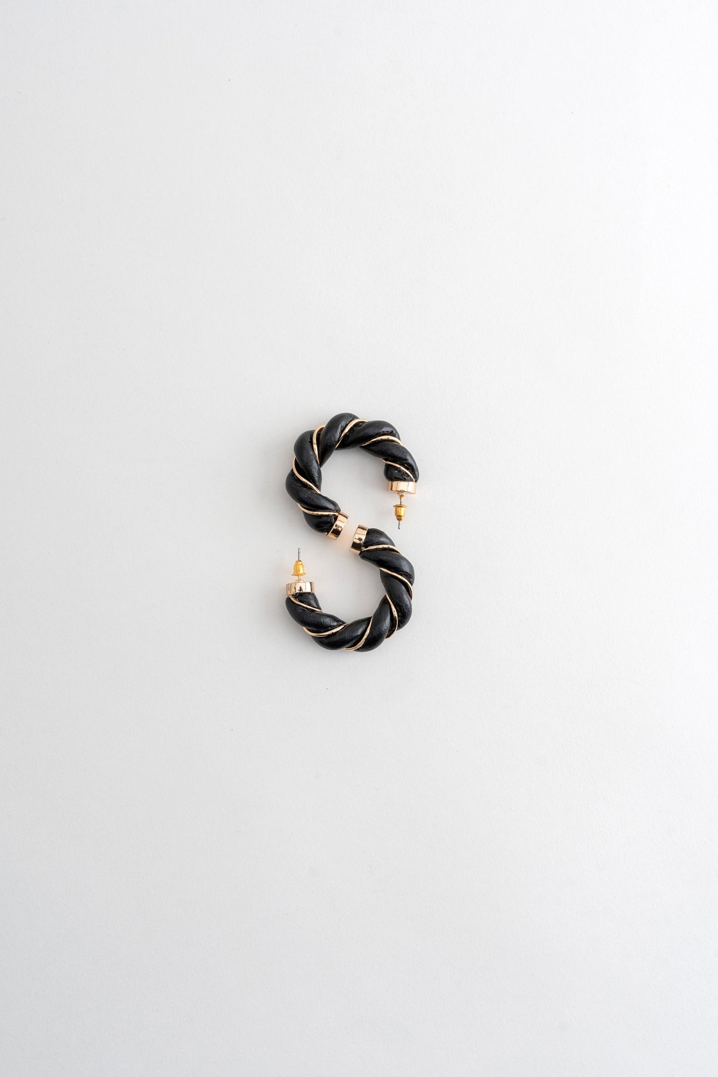 Everyday Contrast Hoops