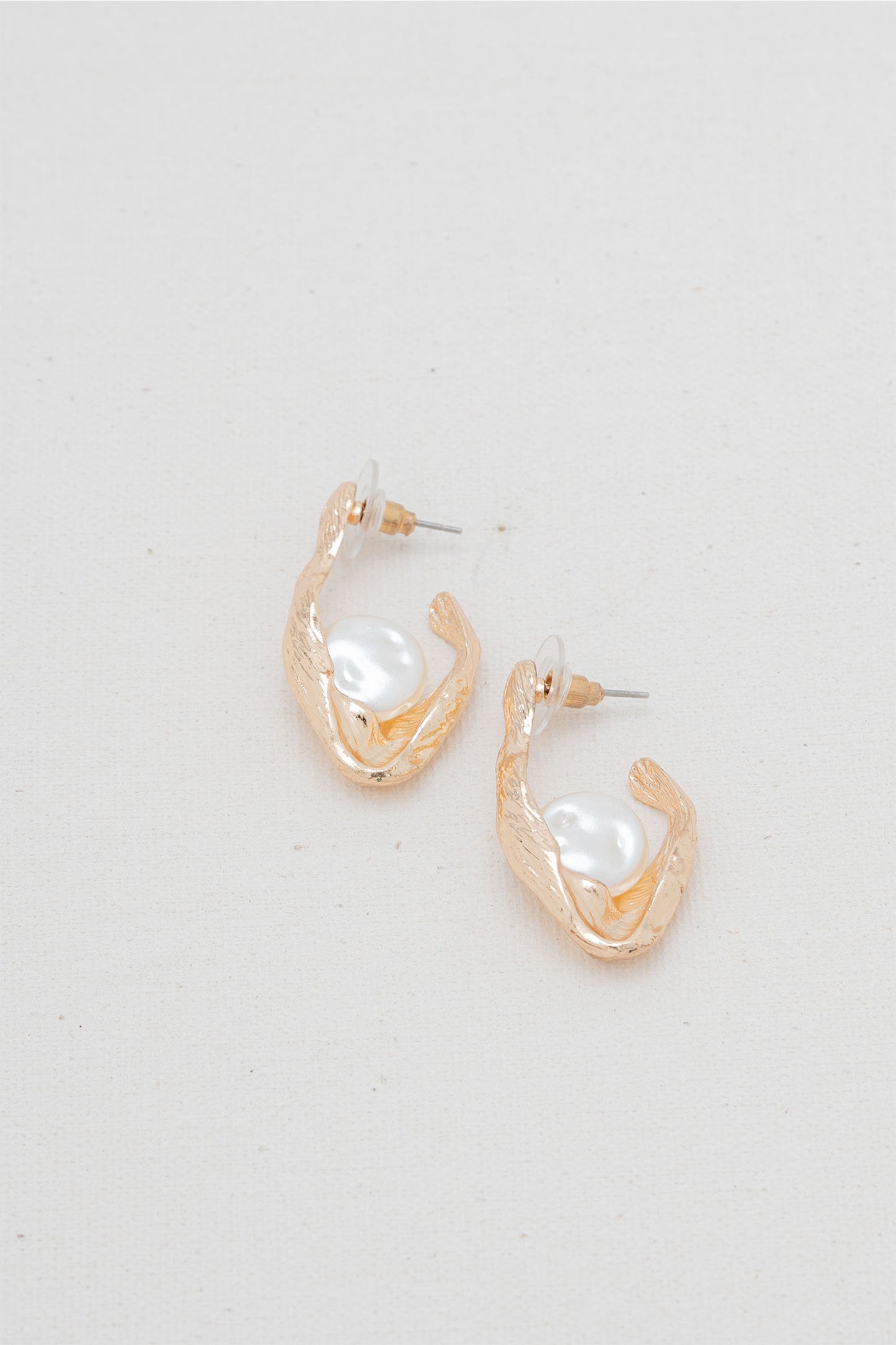 Gold Hammered Oval Hoop with Pearl Detail
