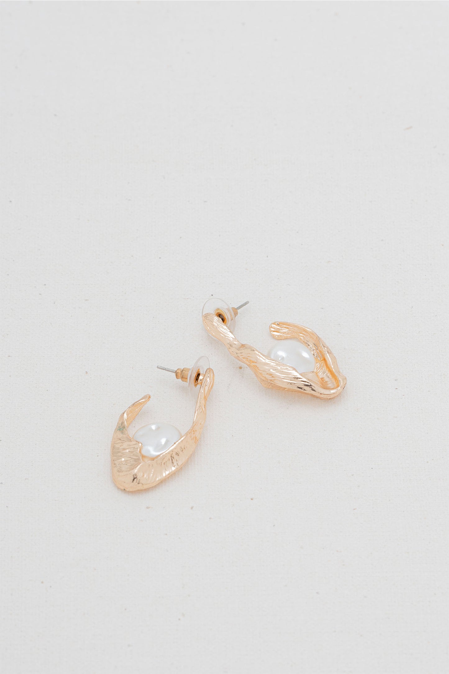 Gold Hammered Oval Hoop with Pearl Detail