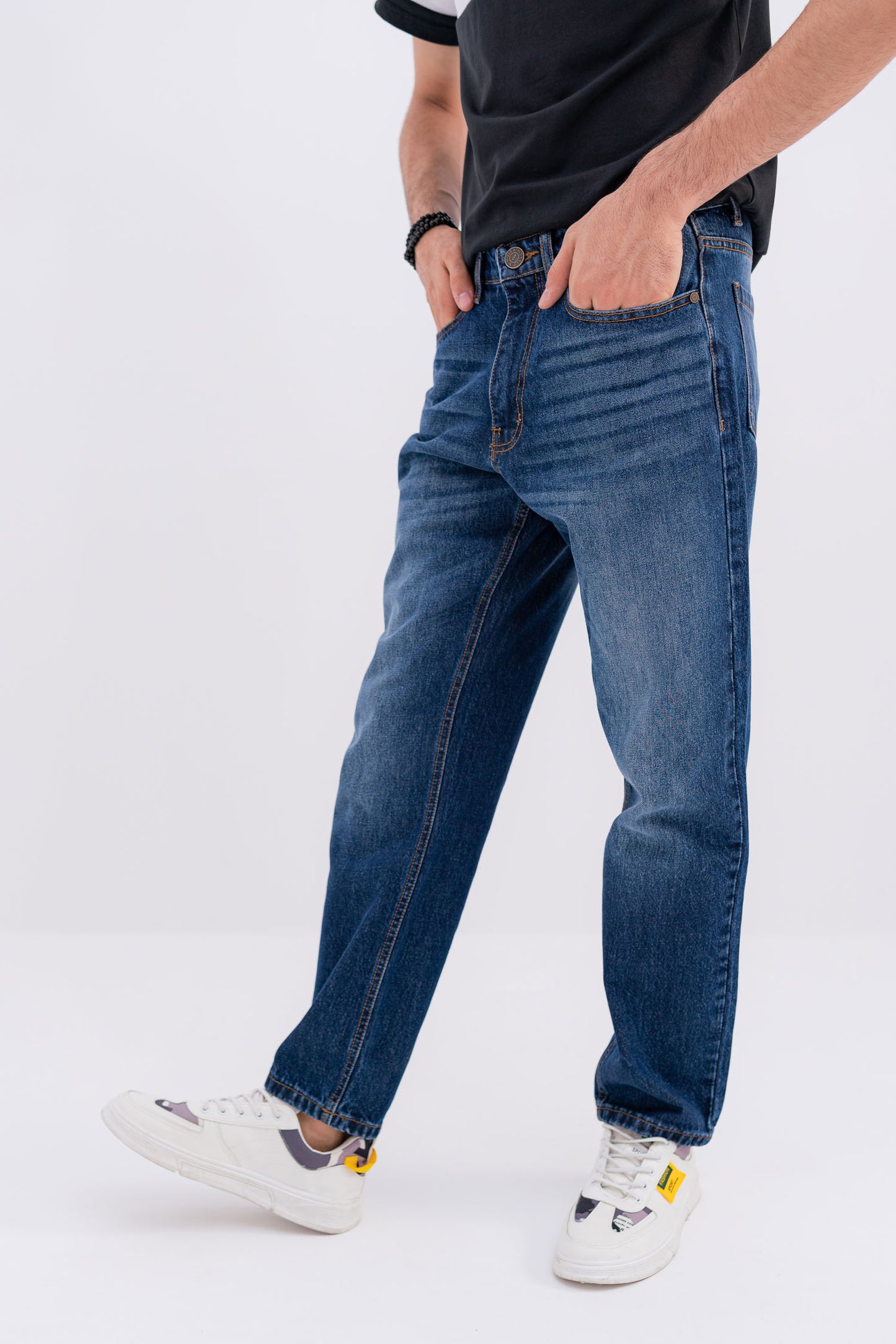 Relaxed Straight Fit Jeans