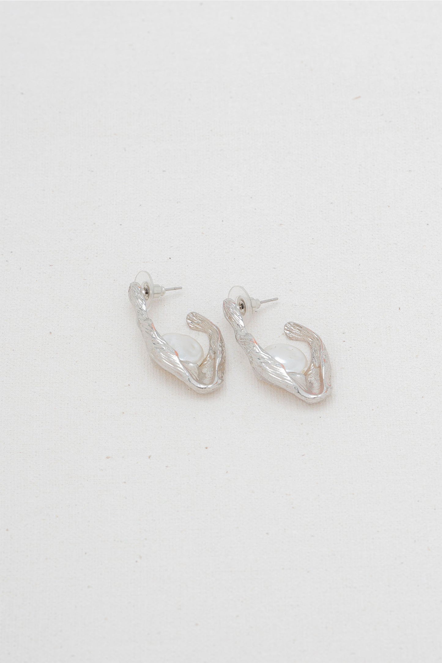Silver Hammered Oval Hoop with Pearl Detail