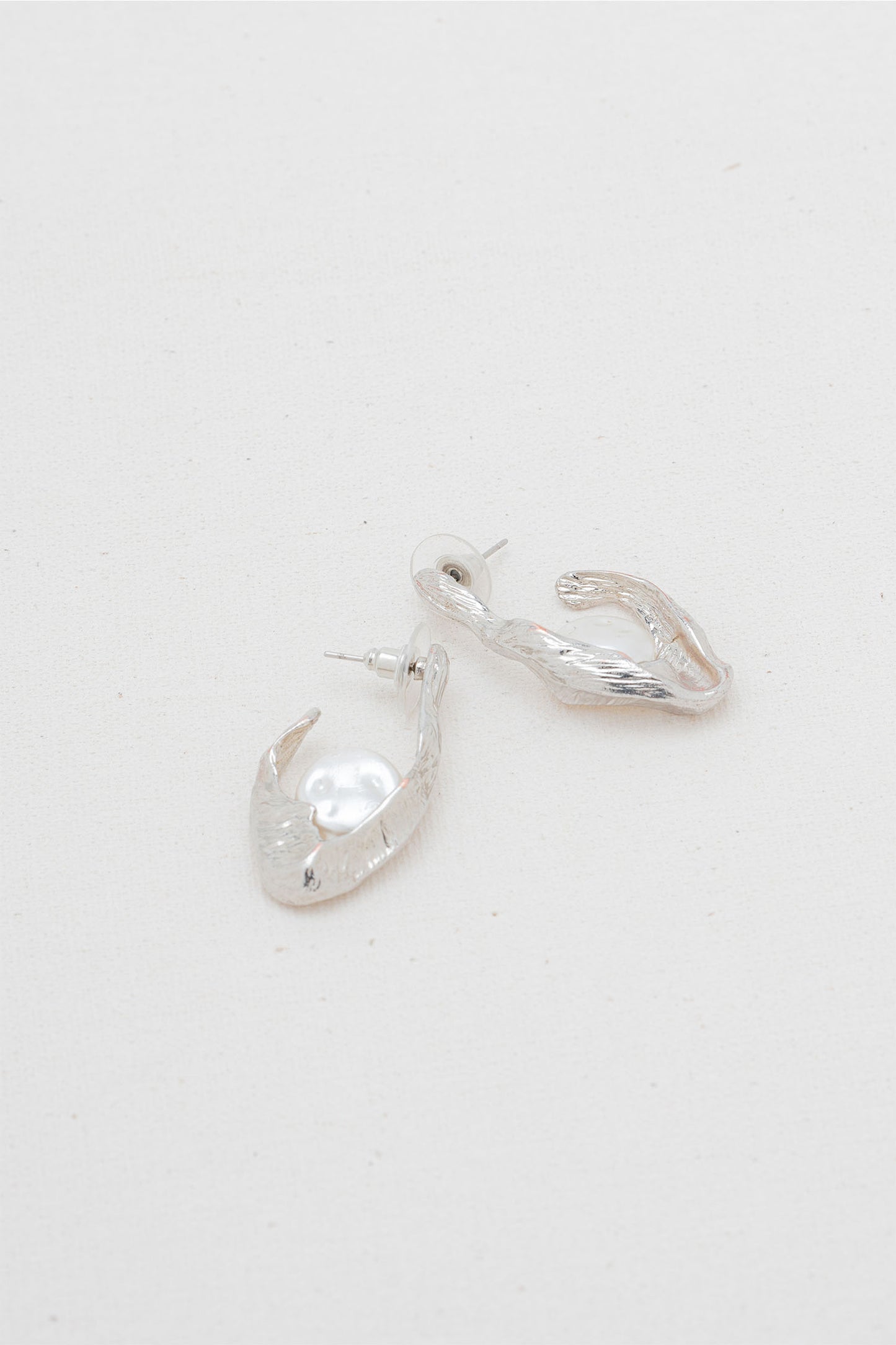 Silver Hammered Oval Hoop with Pearl Detail