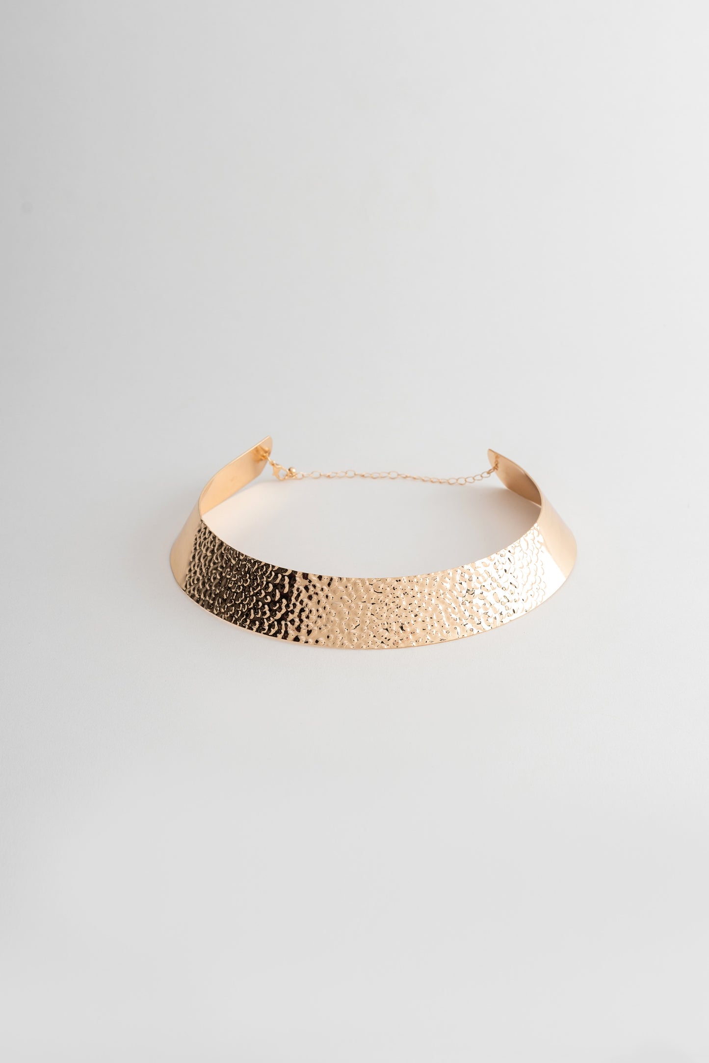 Thea Choker