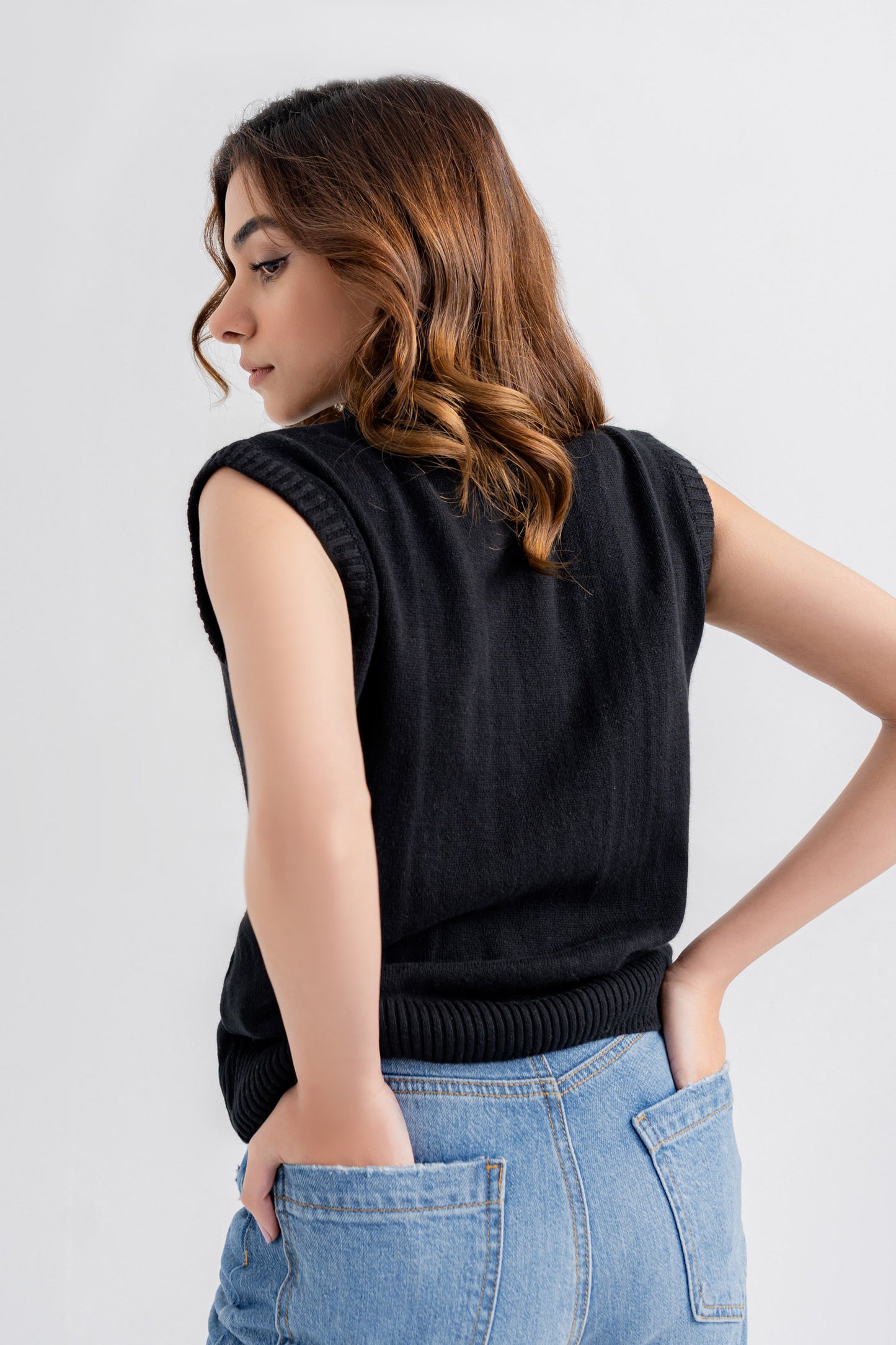 Sleeveless Black Hi-neck Sweater