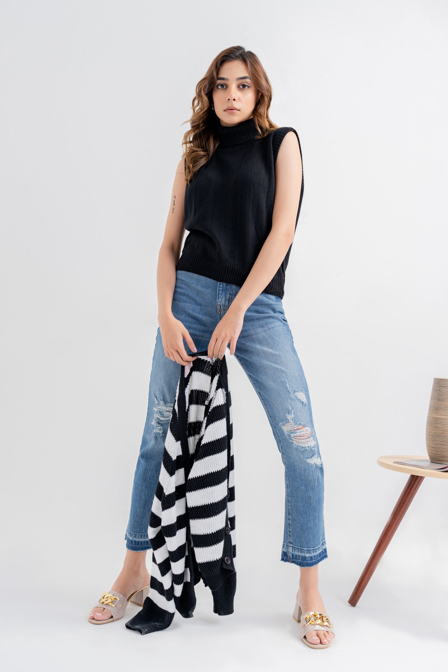 Sleeveless Black Hi-neck Sweater