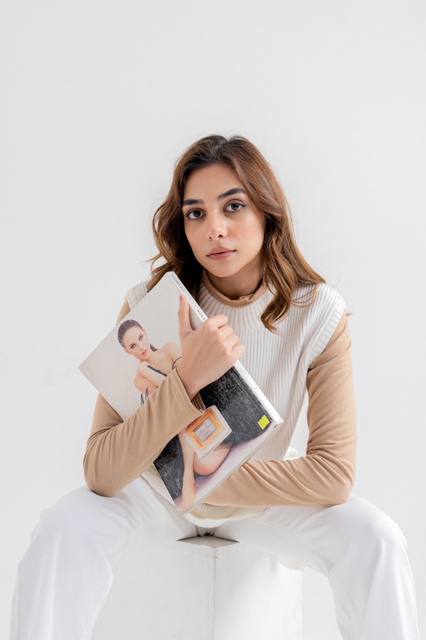 Sleeveless White Long Sweater