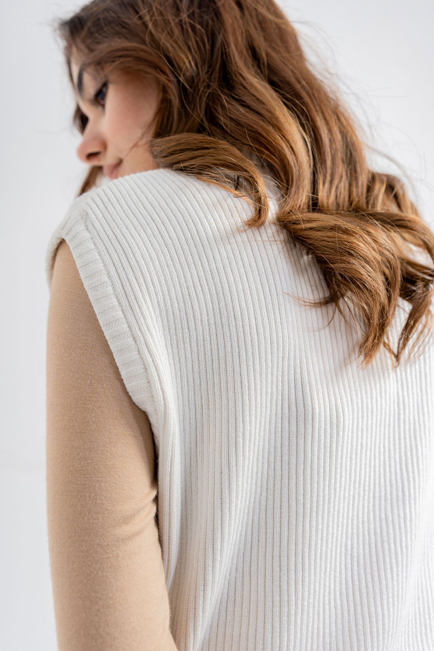 Sleeveless White Long Sweater