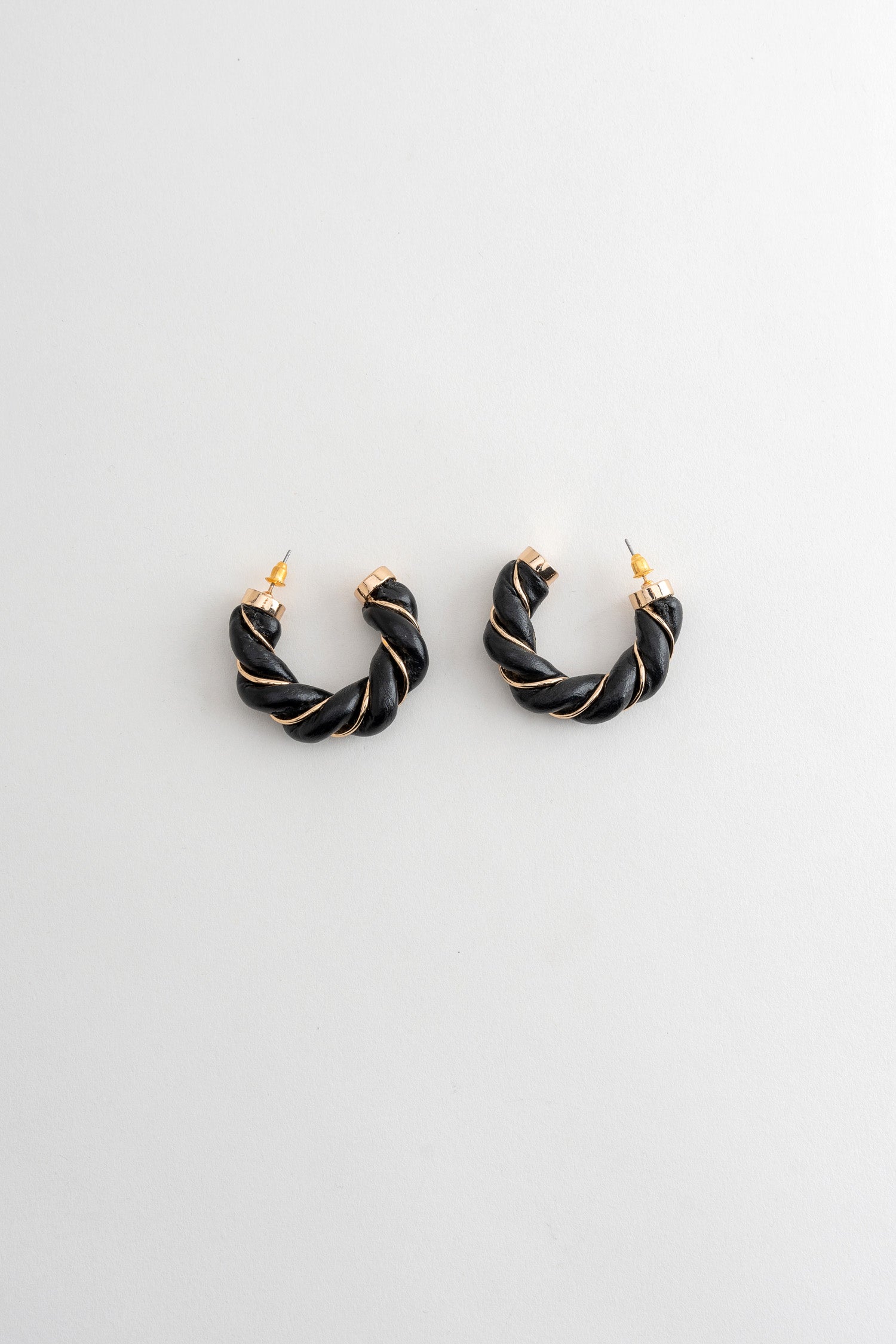 Everyday Contrast Hoops