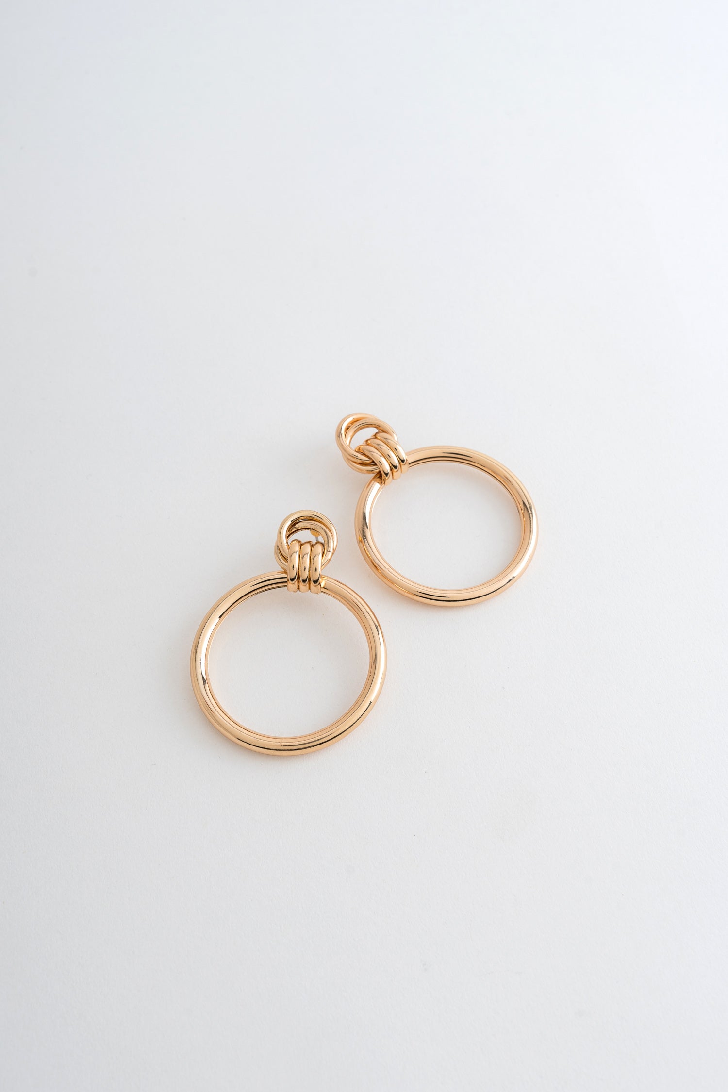 Hoop pendant earrings - Woman | MANGO OUTLET Pakistan