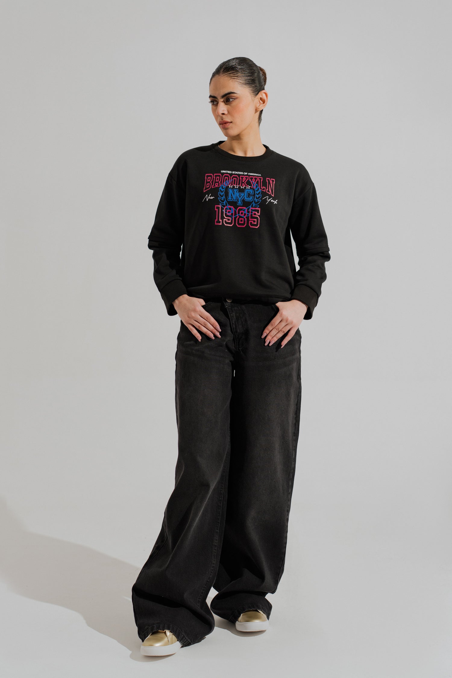 Black Relaxed Fit Cropped Graphic Sweatshirt