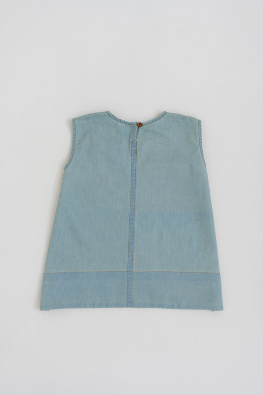 TINTED LIGHT WASH SLEEVELESS REGULAR FIT CHAMBRAY TOP - Hustle N Holla