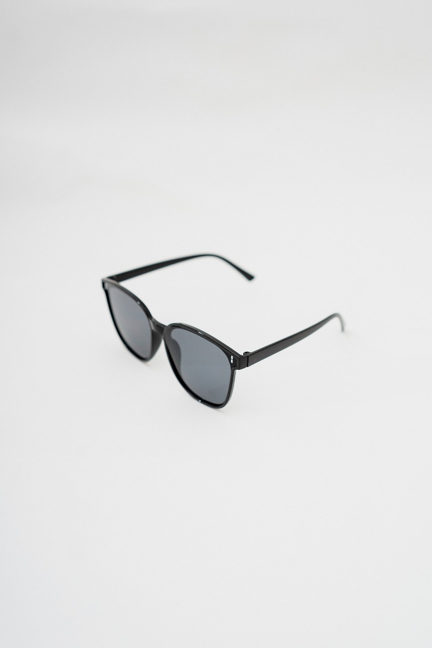 Grey Round Frame Sunglasses - Hustle N Holla