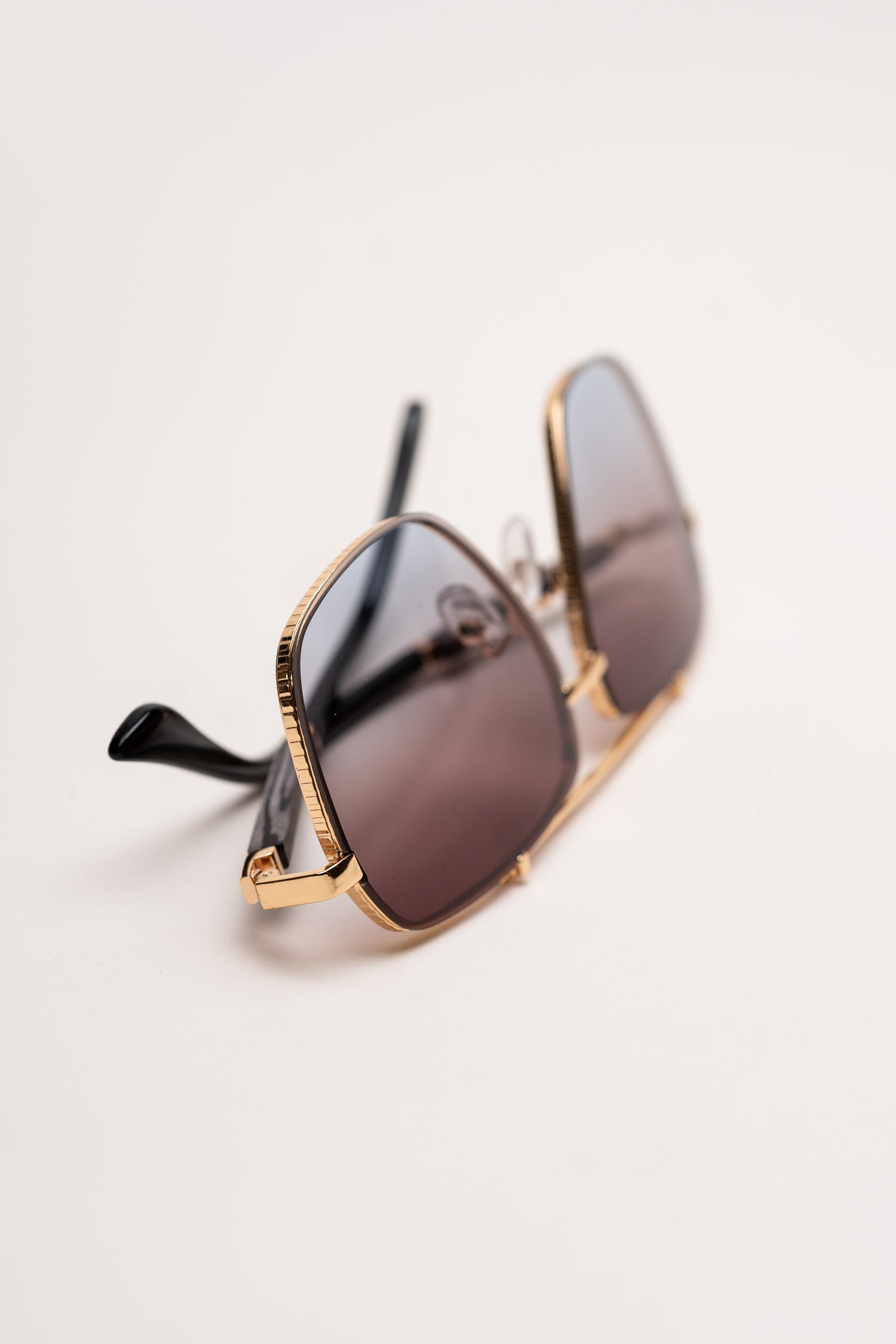 Ombre Metallic Frame Sunglasses - Hustle N Holla