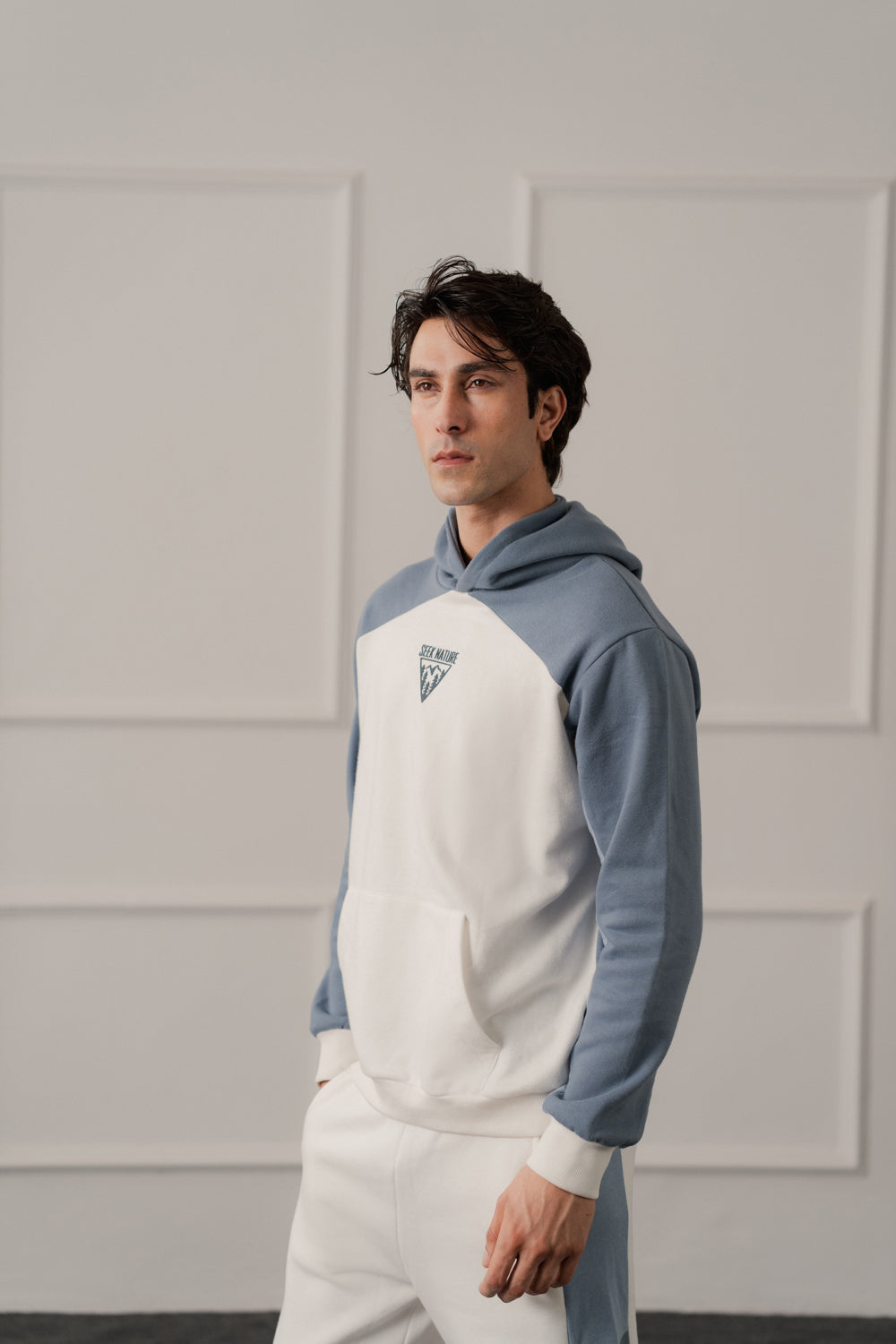 White Relaxed Fit Graphic Pull Over Hoodie