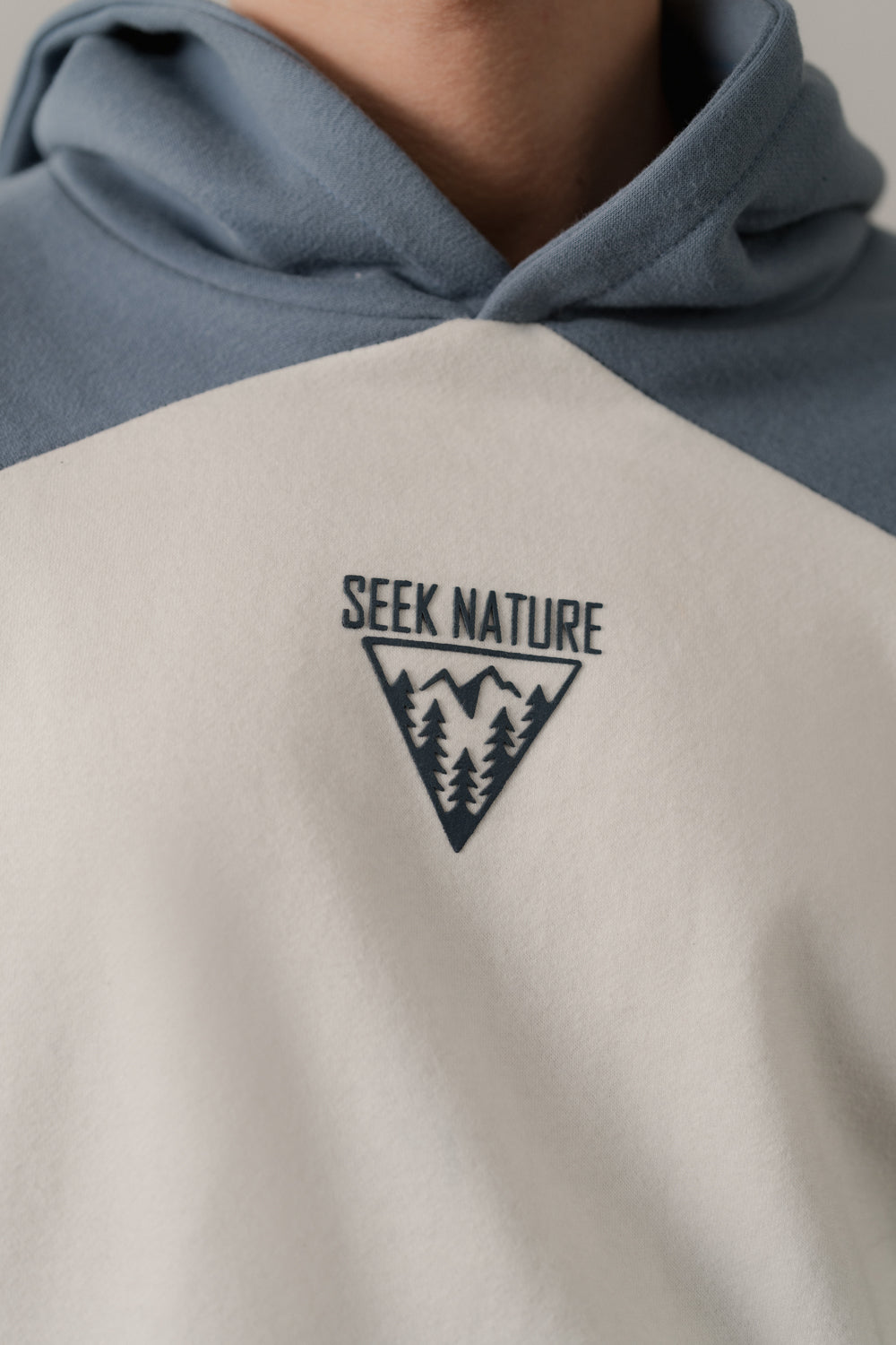 White Relaxed Fit Graphic Pull Over Hoodie - Hustle N Holla
