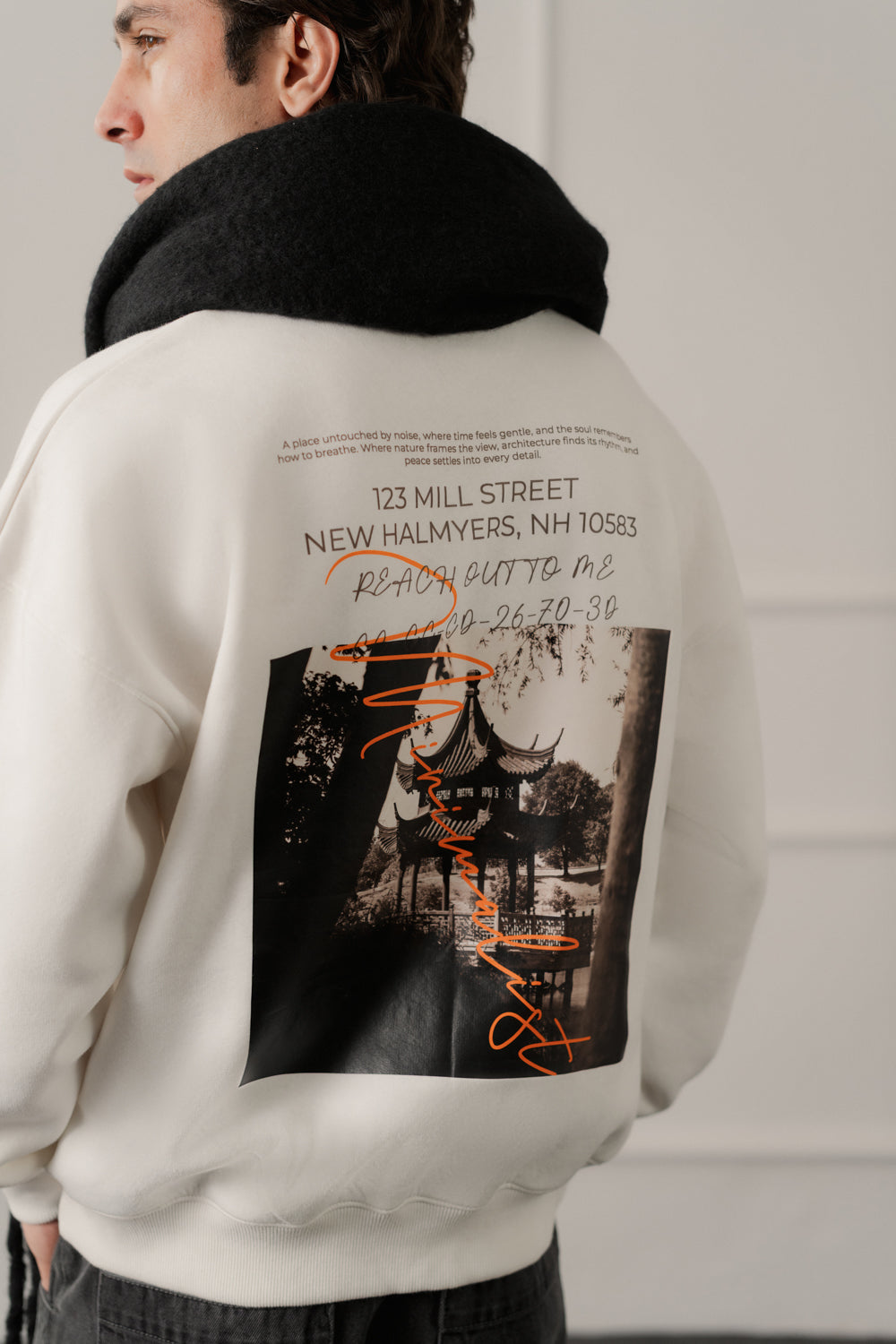 White Relaxed Fit Graphic Sweatshirt - Hustle N Holla