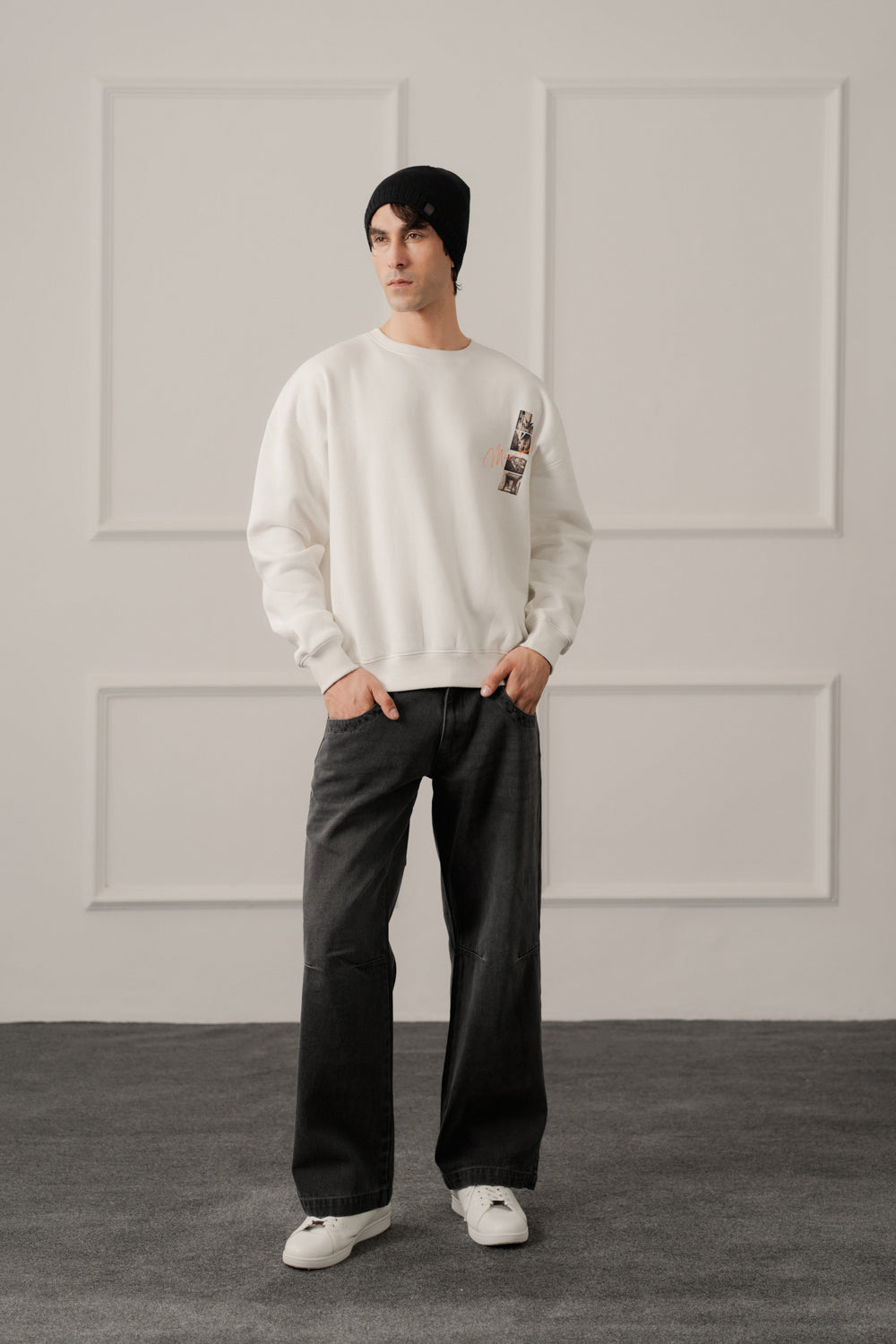 White Relaxed Fit Graphic Sweatshirt