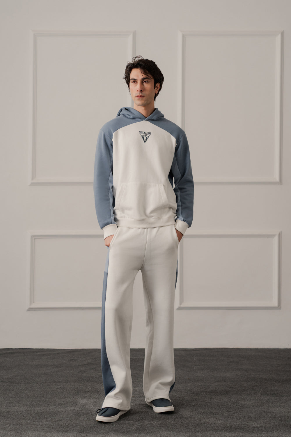 White Relaxed Fit Graphic Pull Over Hoodie - Hustle N Holla