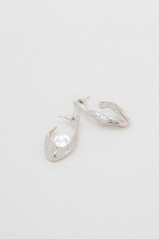 Silver Hammered Oval Hoop with Pearl Detail