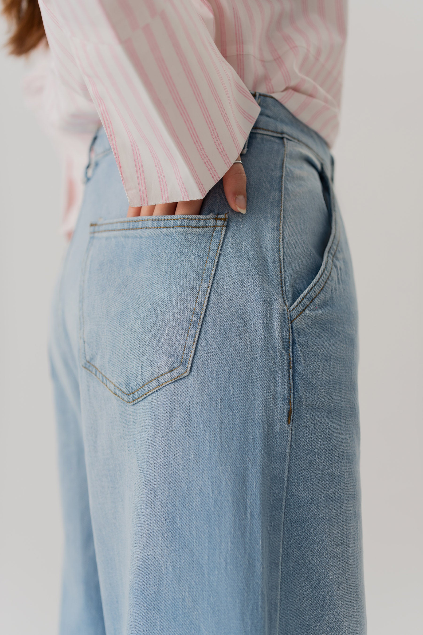 Light Wash Wide Leg Denim Jeans - Hustle N Holla