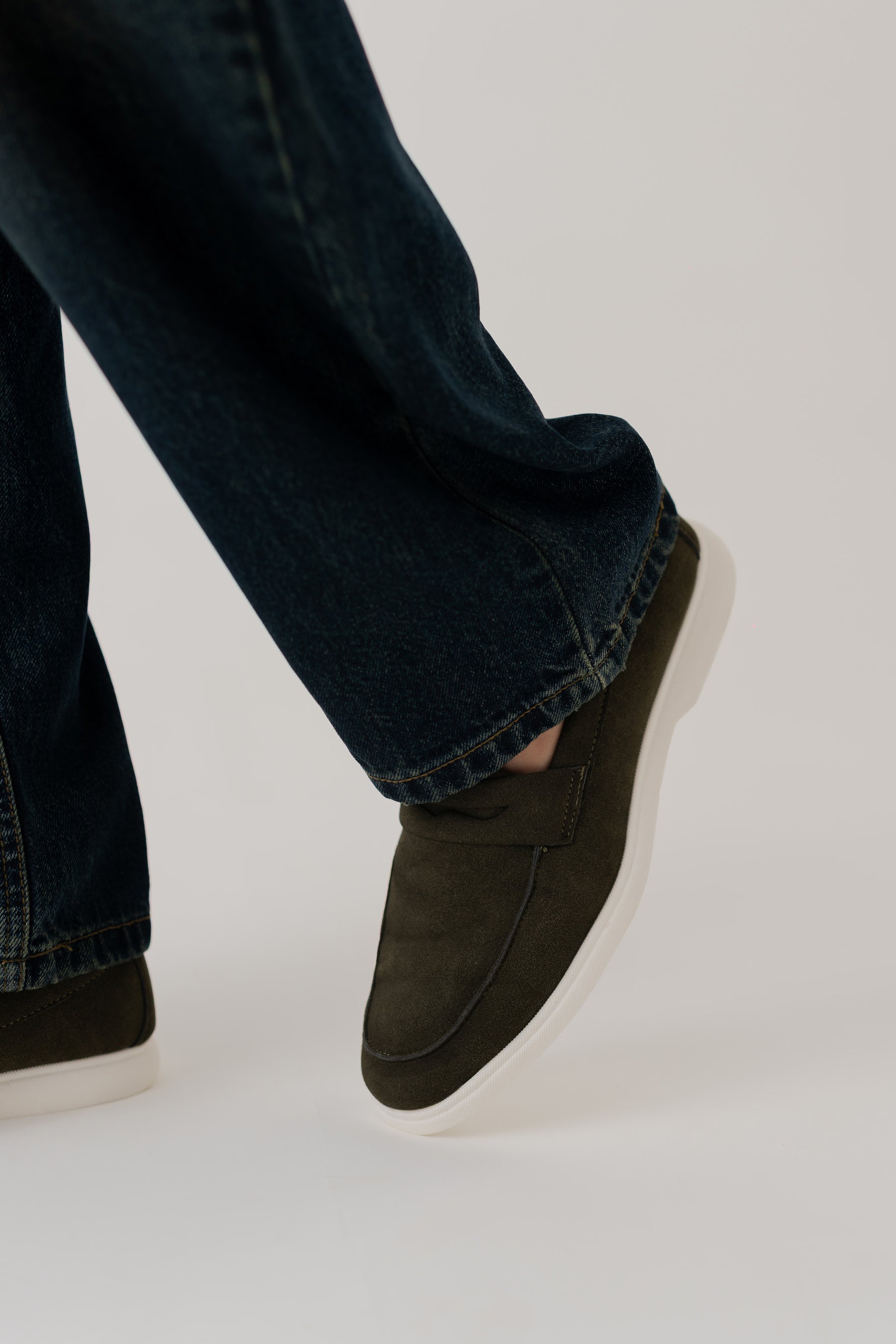 VINTAGE WASH LOOSE FIT JEANS - Hustle N Holla