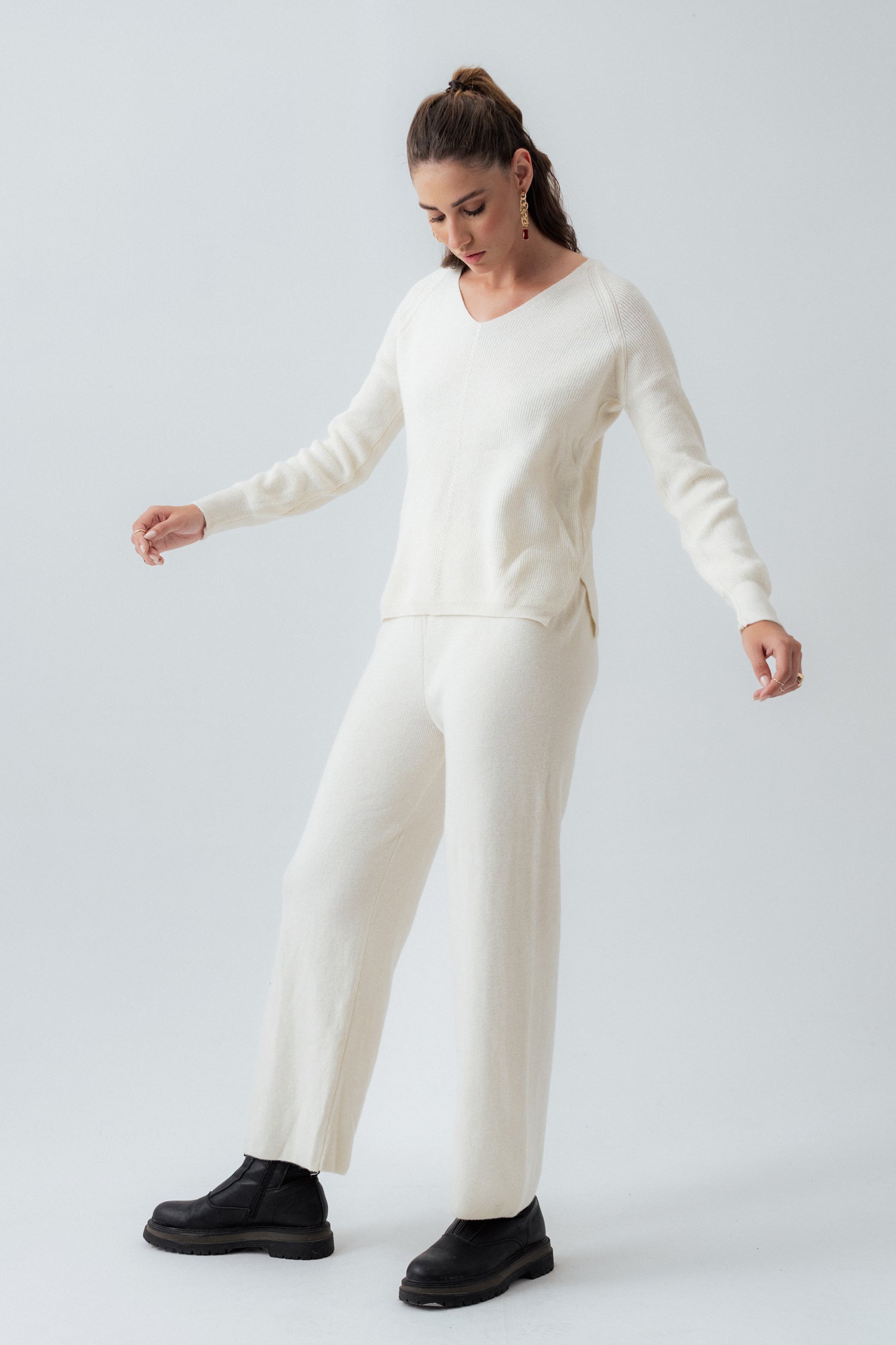 Relaxed Fit Off White Wool Trousers