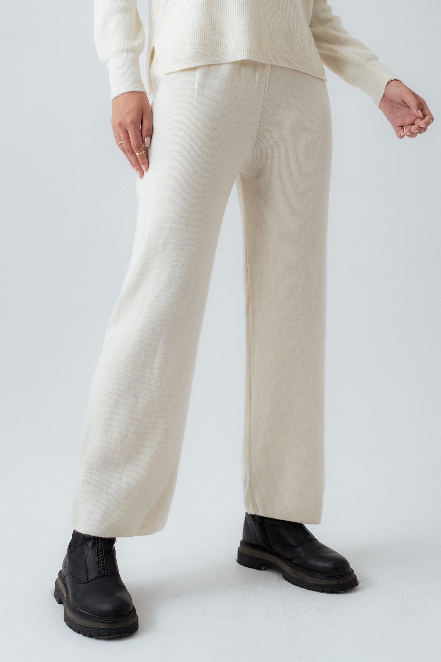 Relaxed Fit Off White Wool Trousers - Hustle N Holla