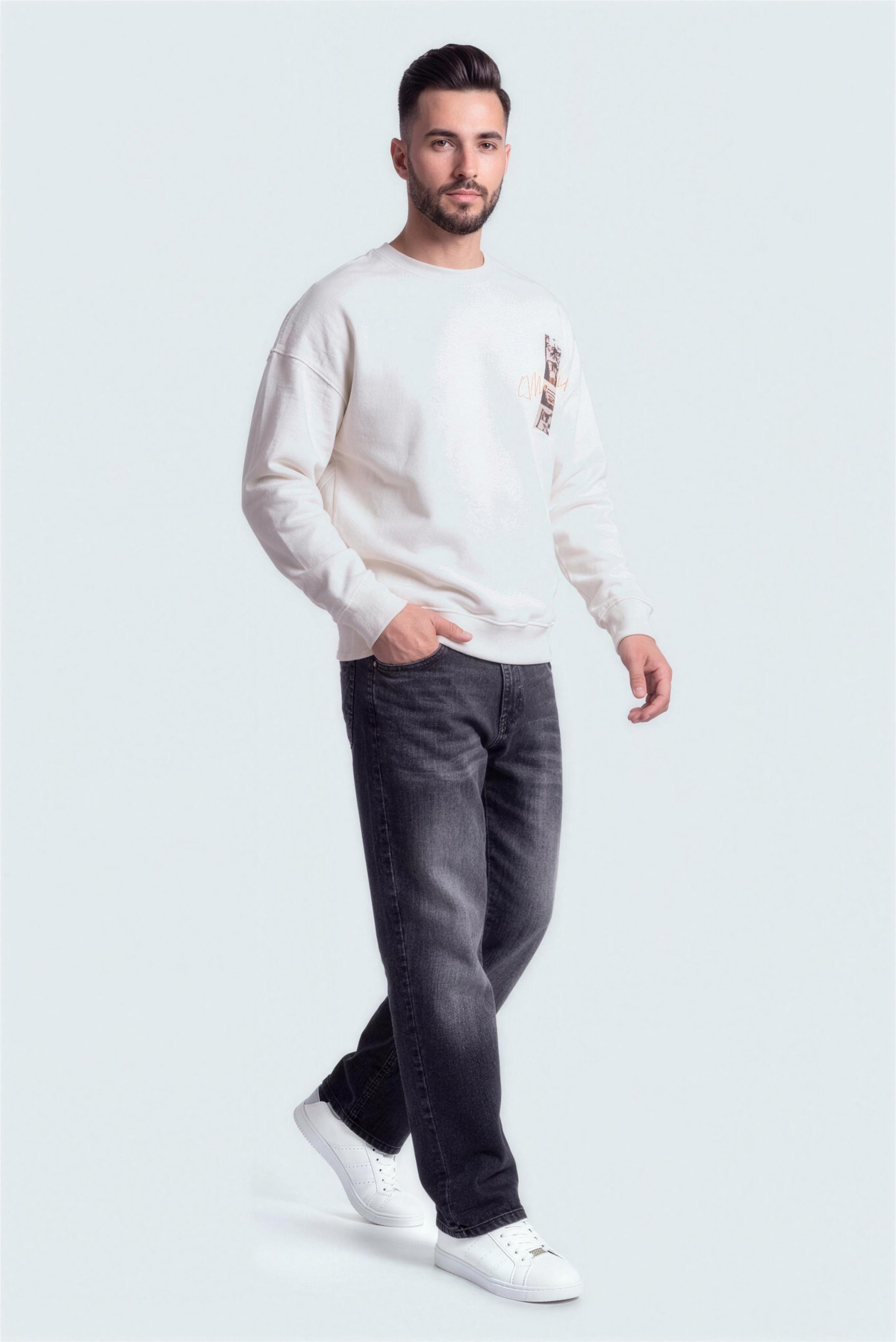 White Relaxed Fit Graphic Sweatshirt - Hustle N Holla