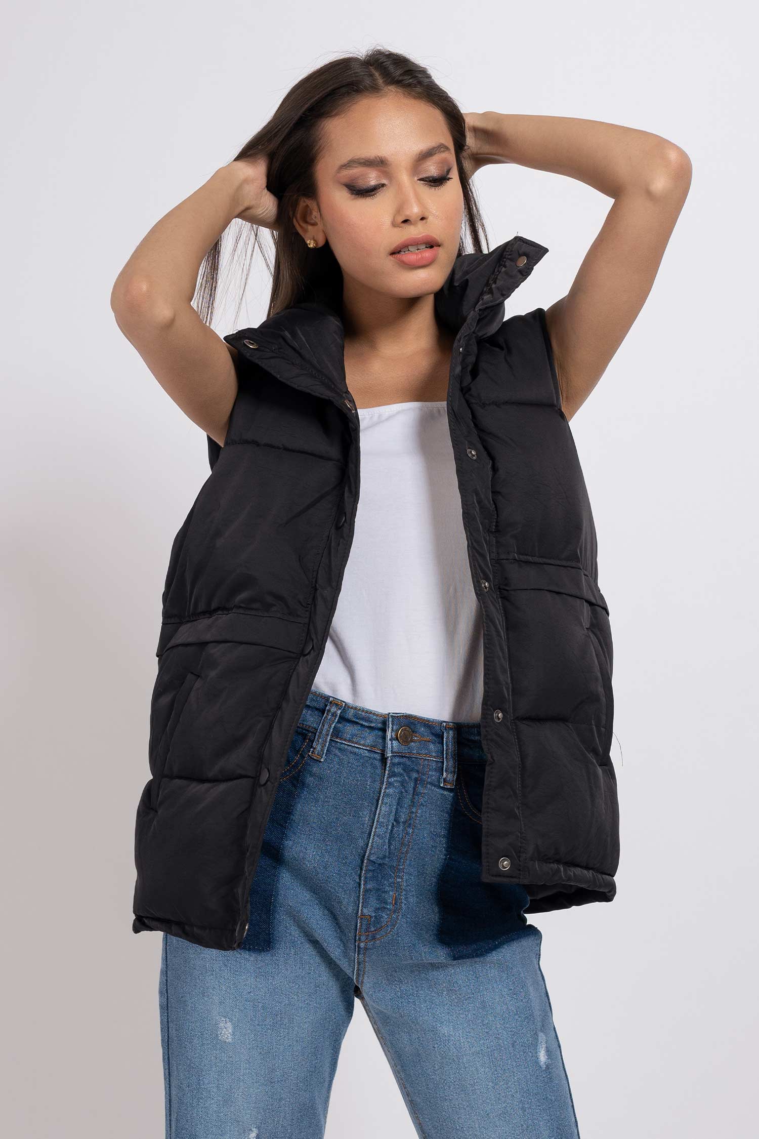 Black Sleeveless Quilted Jacket